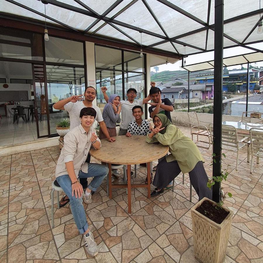 Tani Jiwo Hostel Diyeng Zewnętrze zdjęcie