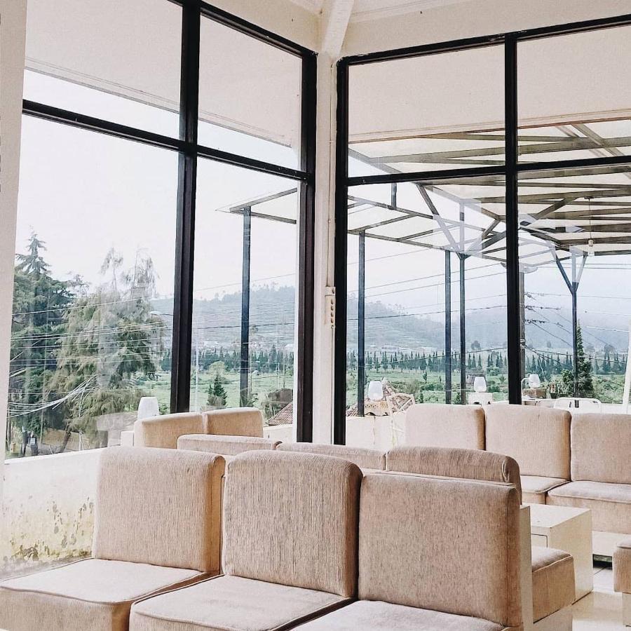 Tani Jiwo Hostel Diyeng Zewnętrze zdjęcie