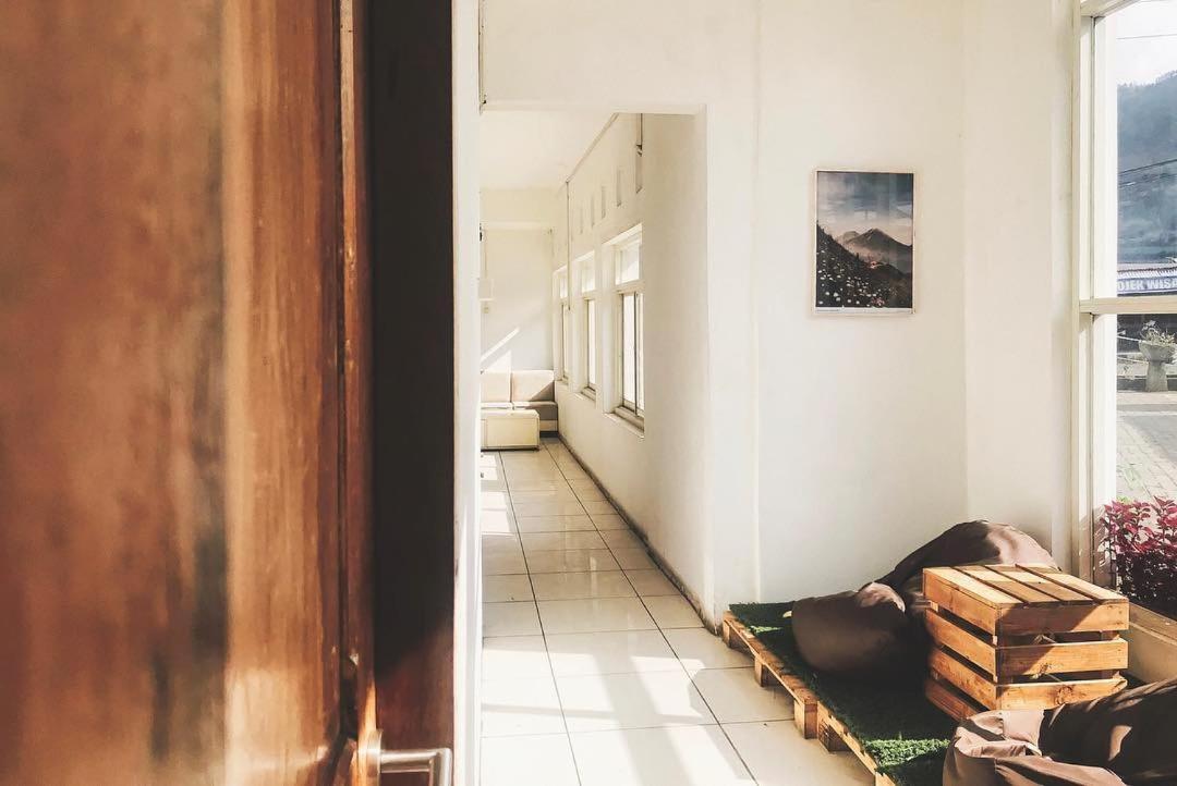 Tani Jiwo Hostel Diyeng Zewnętrze zdjęcie