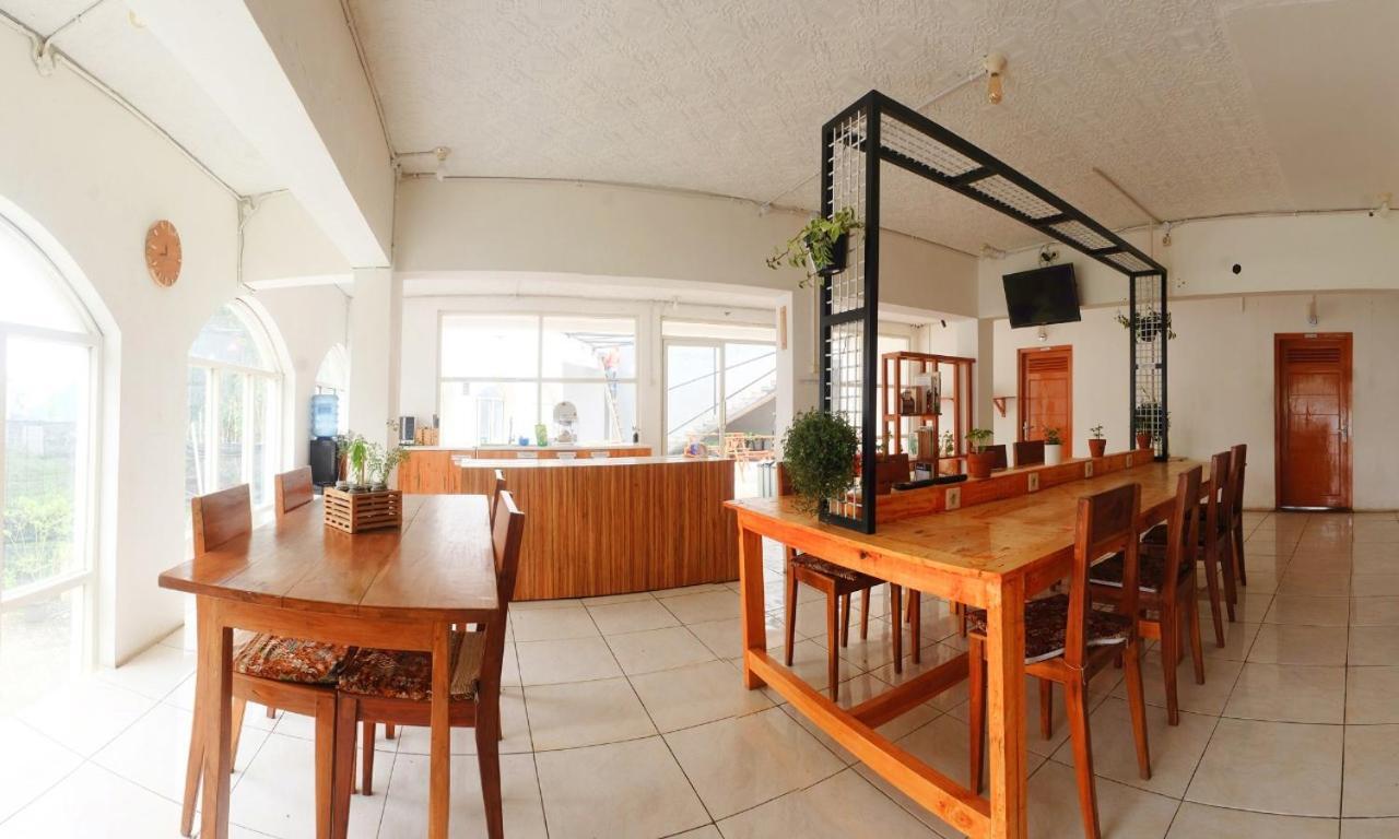 Tani Jiwo Hostel Diyeng Zewnętrze zdjęcie