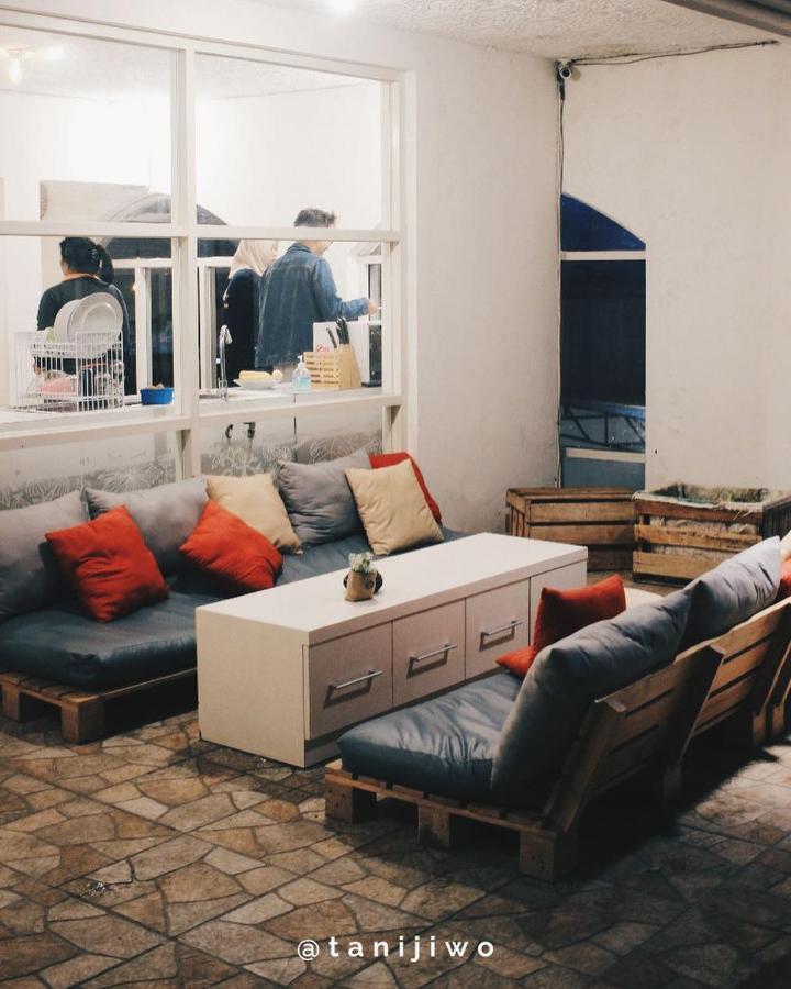 Tani Jiwo Hostel Diyeng Zewnętrze zdjęcie